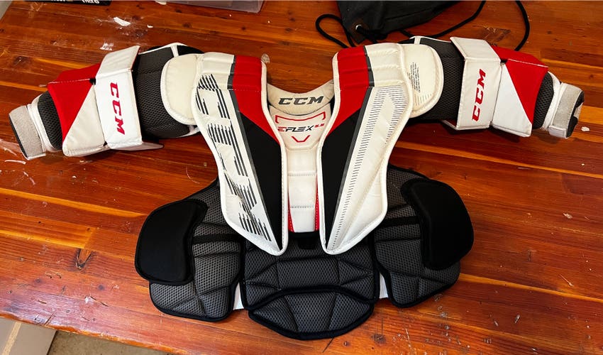 Junior Small/Medium CCM EFLEX 5.5 Goalie Chest Protector