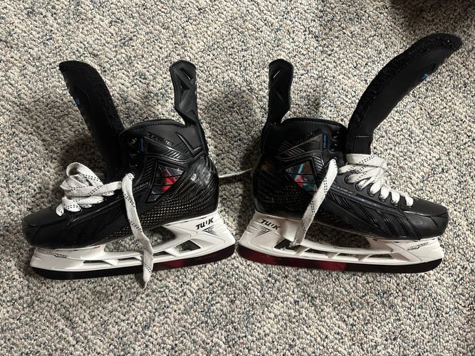 True Pro-stock SVH Custom Hockey Skates Size 10
