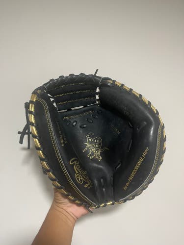 LIKE NEW Heart of the Hide Catcher’s Mitt 33.5" Gary Sanchez model