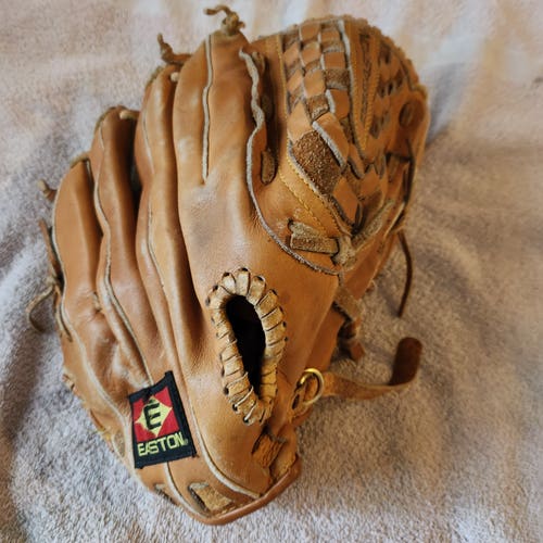 Easton Right Hand Throw Black Magic EX126 Softball/Baseball Glove 12.5" GENUINE LEATHER glove