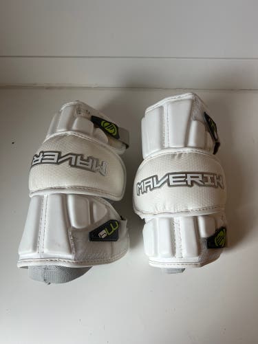 Lightly Used Maverik M4 Arm Pads