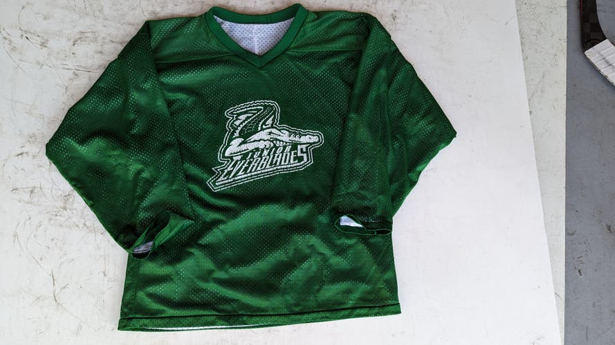 Reversible Mesh Hockey Practice Jersey - Green and White - Youth Large
