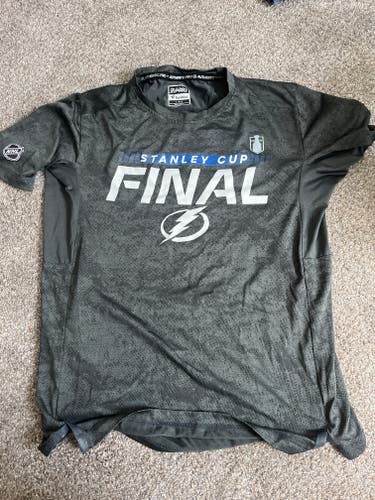 Large Tampa Bay Lightning 2022 Cup final Shirt