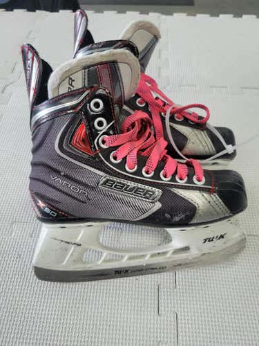 Used Bauer X50 Junior 02.5 Ice Hockey Skates