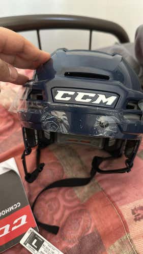 New CCM Tacks 910 Helmet Large