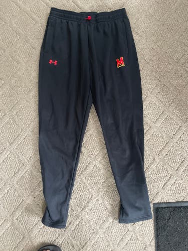 Sweatpants & Sleeveless Windbreaker