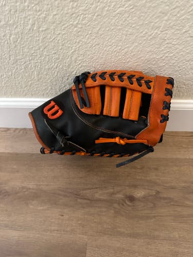 Used Right Hand Throw 12" A2000 MC24 Baseball Glove