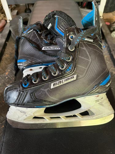 Bauer Nexus 8000 Hockey Skates - Size 4D