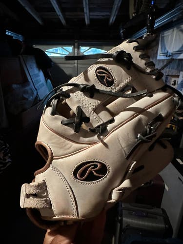 Rawlings Liberty Advanced softball glove
