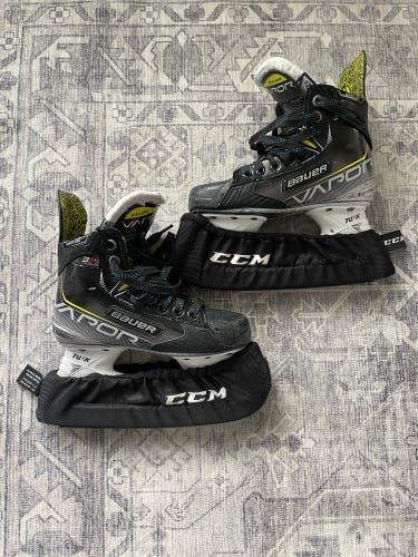 Bauer Vapor 3X Hockey Skates (Regular) 2.5 D With Skate Guards