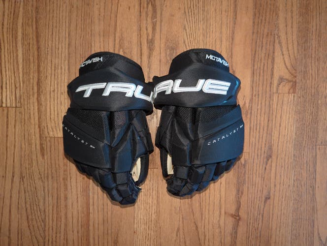 New True Catalyst 9X Gloves 14" Pro Stock