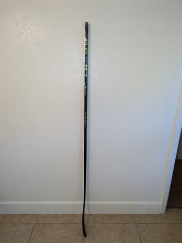 Used Senior Bauer Ag5nt Right Handed Hockey Stick P92
