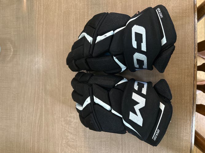 14” CCM FT6 gloves Black