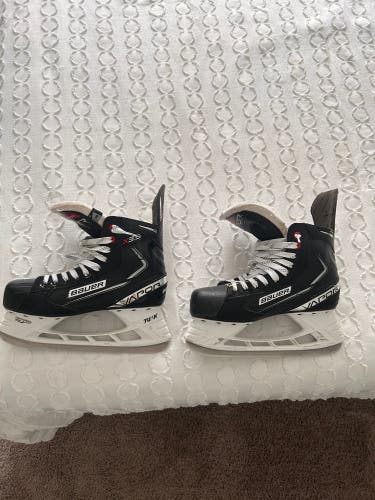 Size 8 Men’s Bauer Vapor x3.5 Hockey Skates