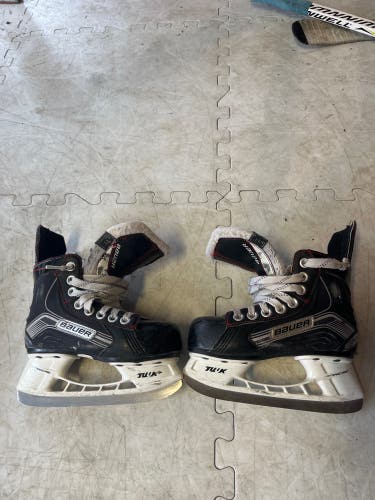 Bauer vapor x300 youth hockey skates