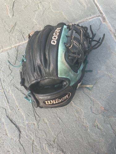 Used 2021 Infield 11.5" A2000 Baseball Glove