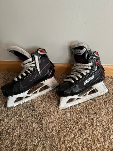 Bauer Goalie Skates Vapor X700 Size 2 EE Width