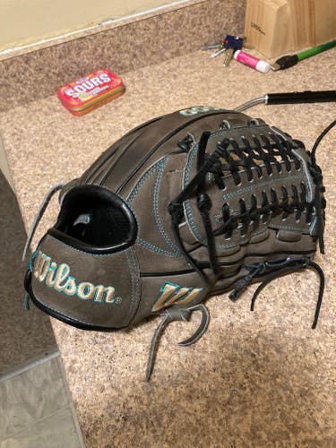 Used 2023 Wilson A2000 Baseball Glove 11.75"