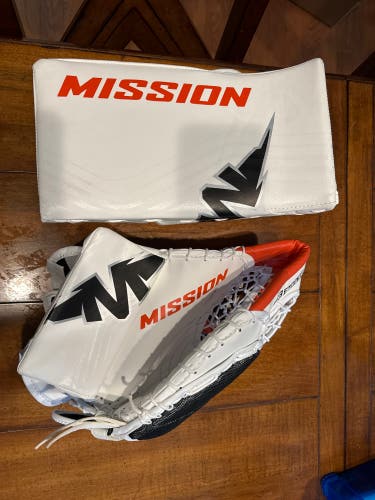 Mission slyde 2.0 street hockey glove trapper and blocker
