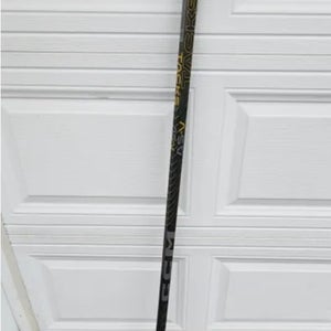 Intermediate Right Handed CCM Tacks AS-V Hockey Stick P90m