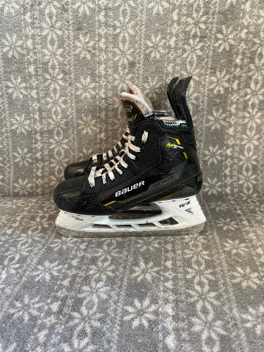 Used Intermediate Bauer Supreme M5 Pro Hockey Skates Size 5.5 Fit 3