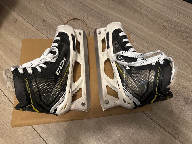 Junior Used CCM Tacks 9060 Hockey Goalie Skates Size 5.5