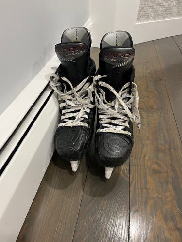 GREAT CONDITION WITH STEEL, Used Bauer Vapor Hyperlite 2 Skates Size 8.5 Fit 1