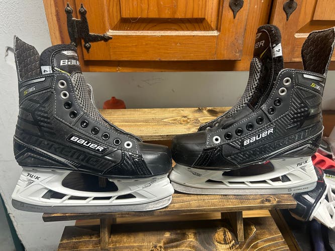 BAUER Supreme S36 Hockey Skate sz4