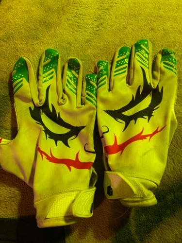 Used Medium/Large Repsters Jokers Football Gloves