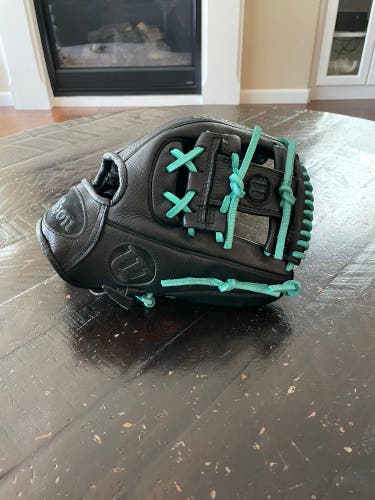 Wilson A730 11.5” baseball glove