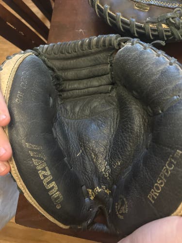 Used  Catcher's 10" Prospect Series PowerClose Baseball Glove