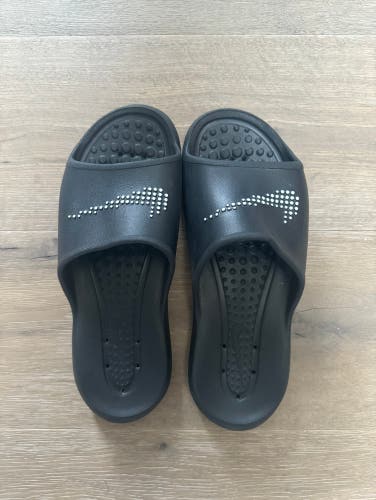 Nike Recovery Slides