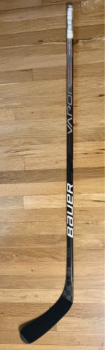 Bauer Vapor Hyperlite Hockey Stick, Like New Condition, 40 Flex