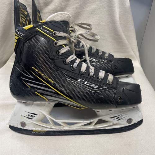 Junior Size 5.5 CCM SUPER TACKS MONOFRAME 360 Ice Hockey Skates