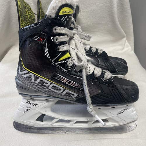 Junior Size 3.5 Bauer Vapor 3X Ice Hockey Skates