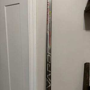 Right Handed P92 Pro Stock Vapor Hyperlite Hockey Stick