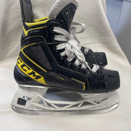 Junior Size 2 CCM SUPER TACKS 9380 Ice Hockey Skates