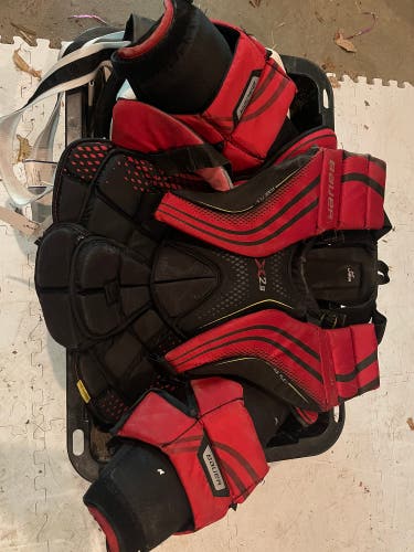 Used  Bauer  Vapor X2.9 Goalie Chest Protector