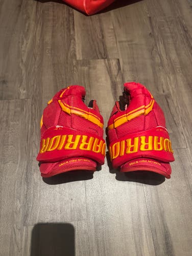 Kunlun Red Star Pro Stock Hockey Gloves