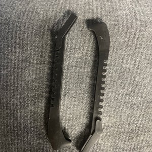 Hard cover skate guards