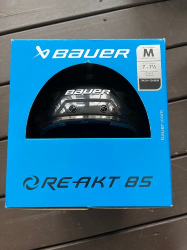 Bauer Re-Akt 85 Hockey Helmet (medium)