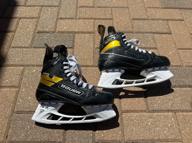 Used Senior Bauer Supreme UltraSonic Hockey Skates
