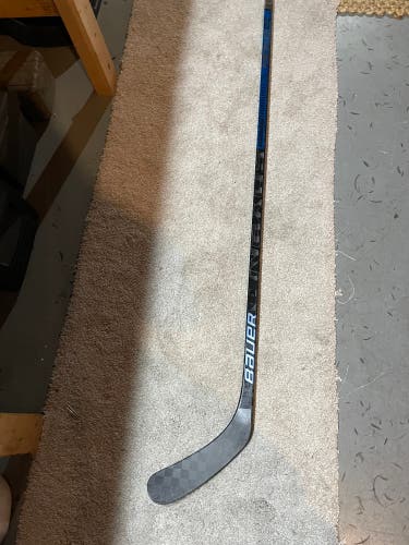 Bauer 2N Pro hockey stick