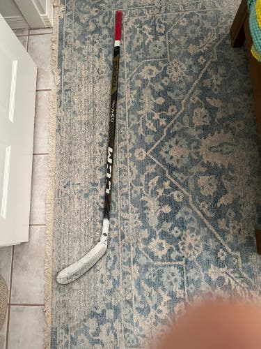 Used Junior CCM Right Handed P28  Super Tacks AS-V Pro Hockey Stick