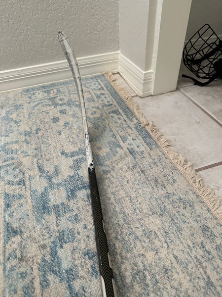 Used Junior CCM Right Handed P28  Super Tacks AS-V Pro Hockey Stick