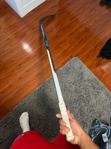 Used Intermediate Bauer Left Hand P92 Nexus E3 Hockey Stick