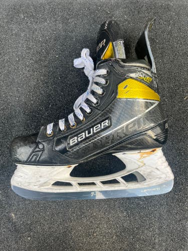 Used Senior Bauer Extra Wide Width  7.5 Supreme UltraSonic Hockey Skates