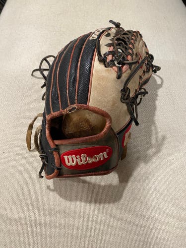 Wilson A2000 Outfield Glove 12.75 In