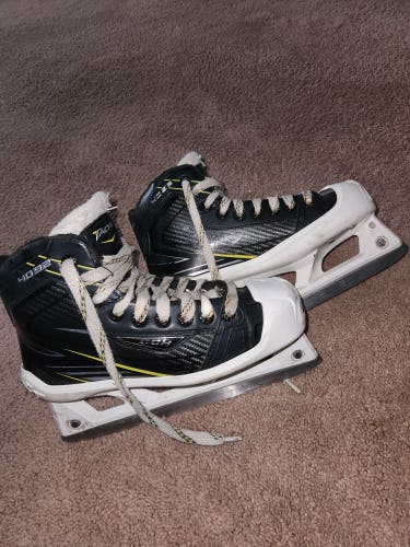 Used Junior CCM Tacks 4092 Hockey Goalie Skates Size 3.5