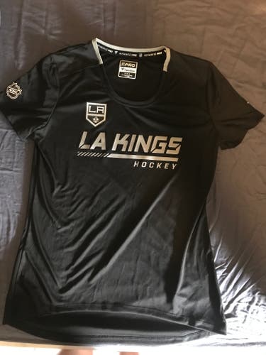LA Kings Fanatics Black Womens Medium LA Kings tshirt